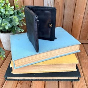 Fossil Black Leather Bifold Wallet Zip Coin Pocket ID Window Minimalist